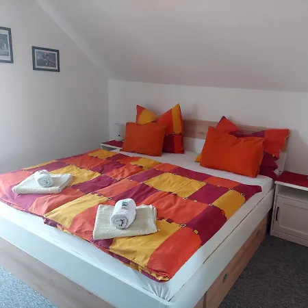 Waldhaus Homestay *